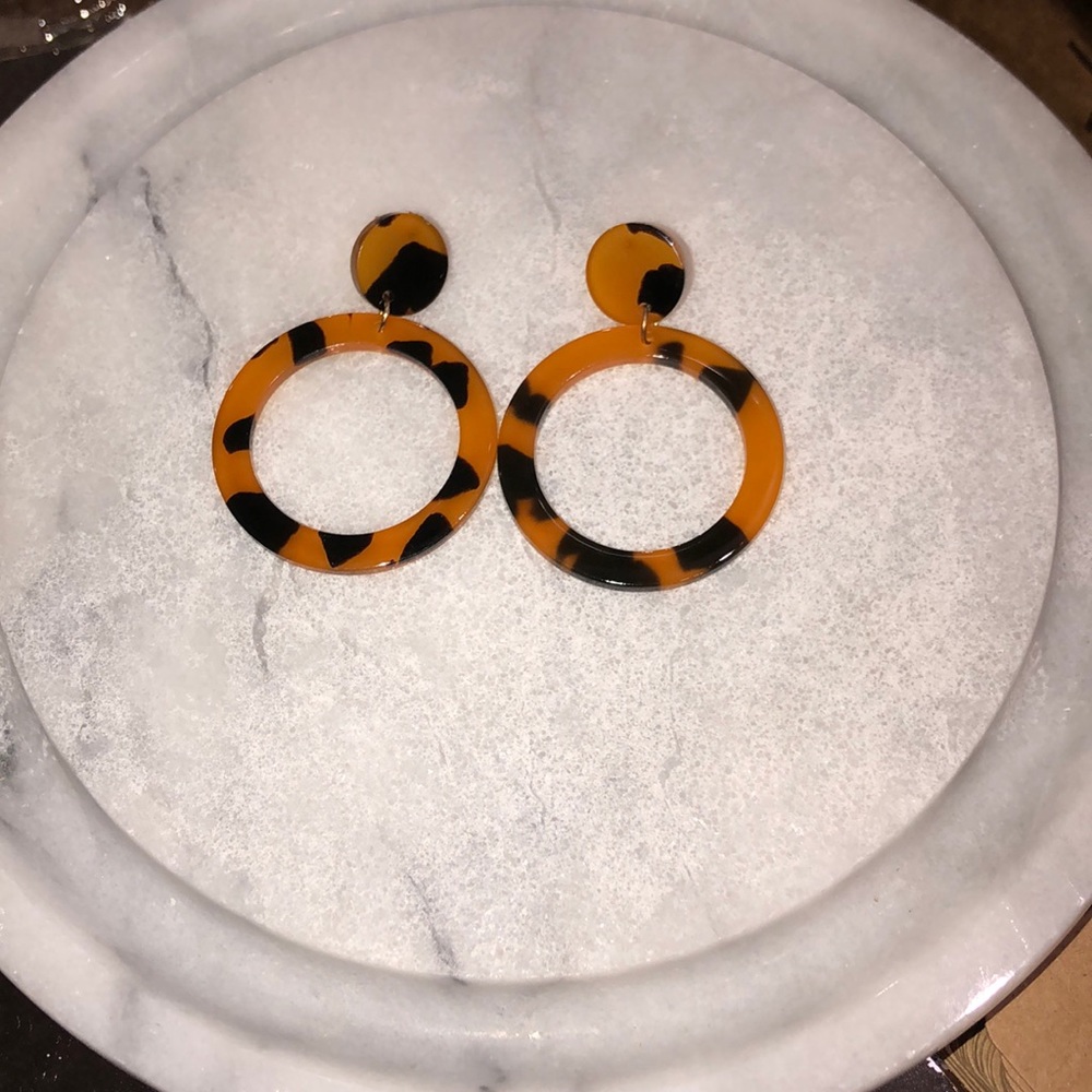 5/$25 Tortoise Round Earrings